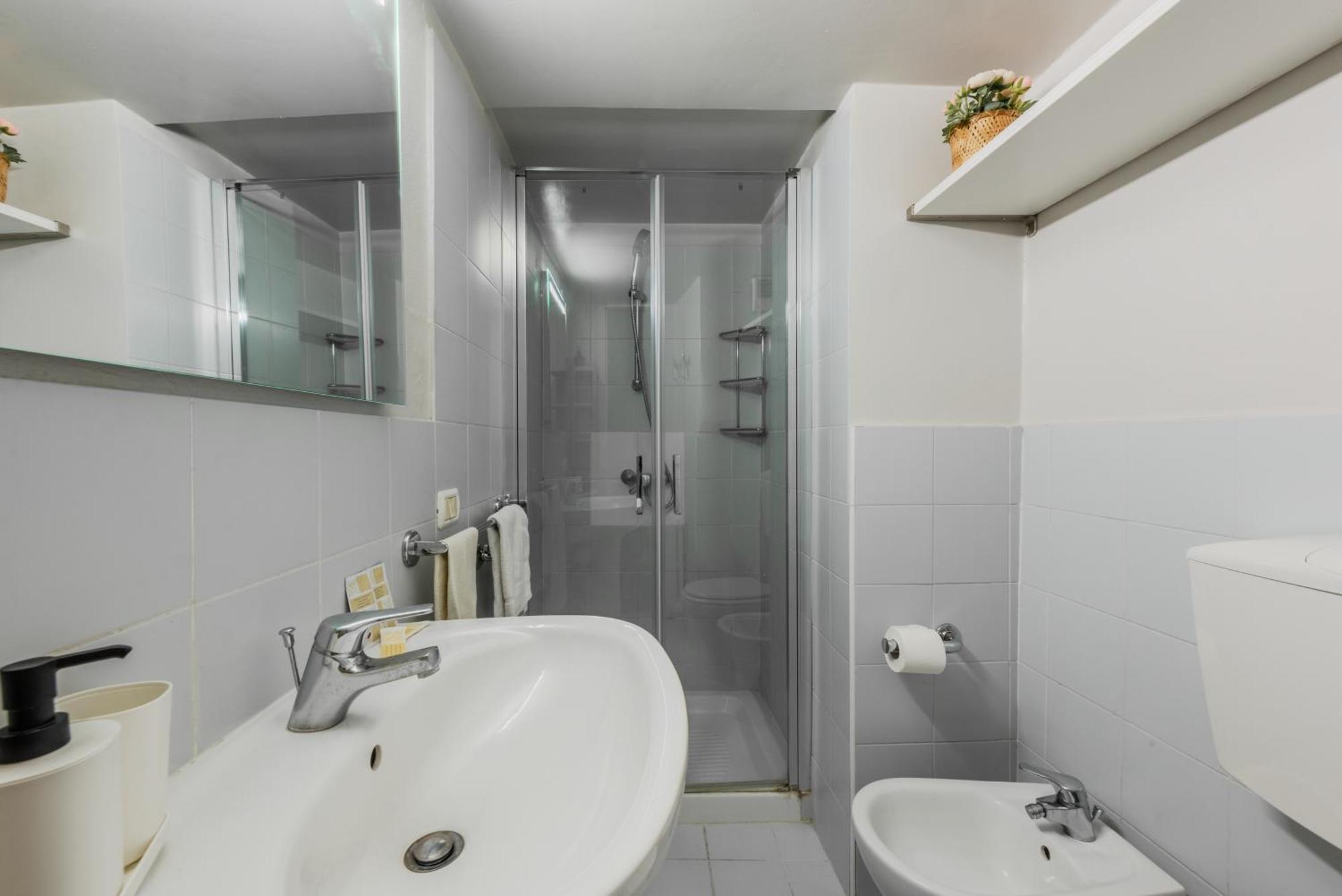 Porta Garibaldi Antique Charm Apartment Милано Екстериор снимка