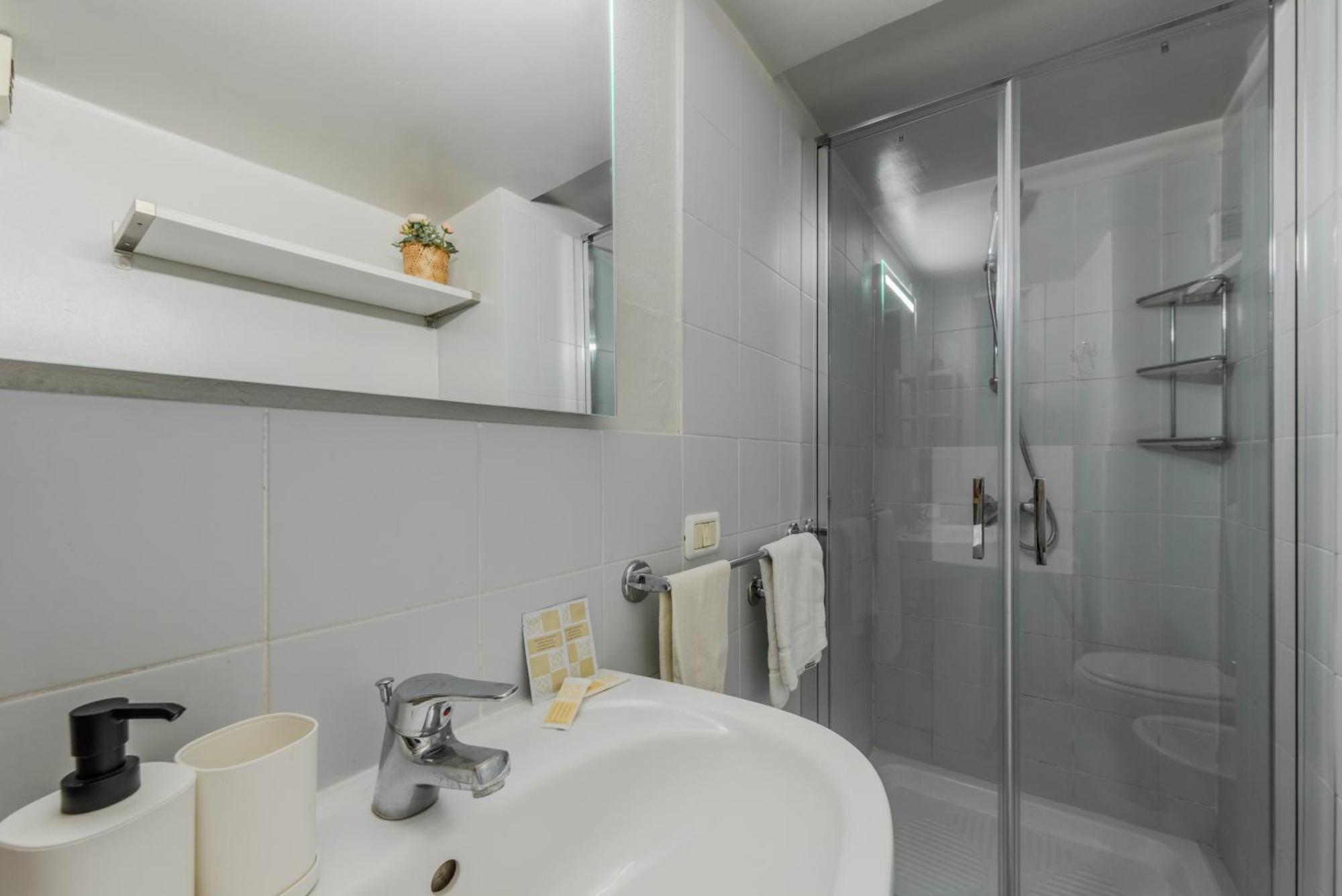 Porta Garibaldi Antique Charm Apartment Милано Екстериор снимка